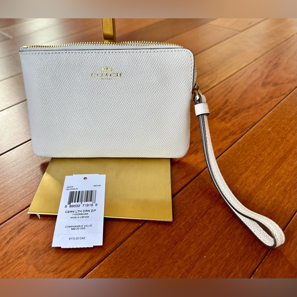 Coach Ivory Pebbled Leather Wristlet NWT - Picture 2 of 10